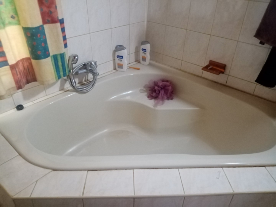 3 Bedroom Property for Sale in Petrusburg Free State